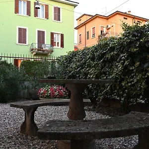 Dimora Montecchi Guest house